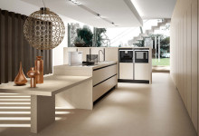 La cucina si apre al living