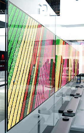 LG_SIGNATURE-OLED-TV-W_3-2