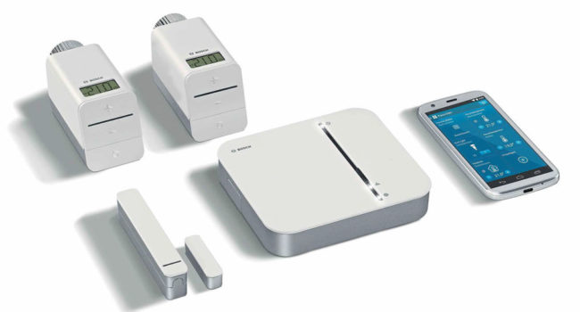 Anche Bosch si sta muovendo verso una totale interazione degli impianti domestici: qui valvole e controller per il riscaldamento.