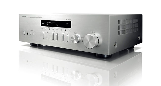 Yamaha R-N303D, al receiver appena entrato piace l’Hi-res e il DAB+