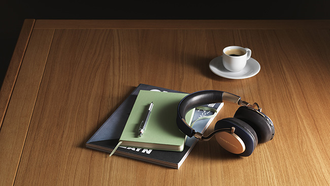Bowers & Wilkins PX