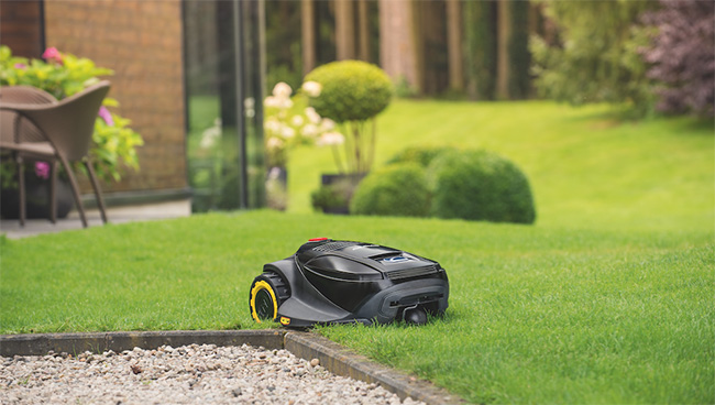 Robot rasaerba Cub Cadet XR Enduro