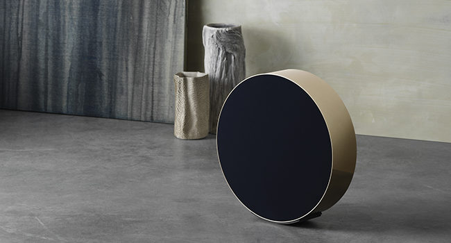 Beosound Edge, l’Art Déco rivive nella nuova tonalità ottone