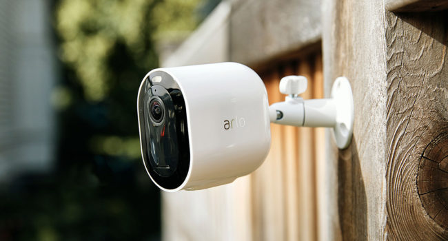 Arlo Pro 3: faretto per visione notturna e HDR migliorano la sicurezza