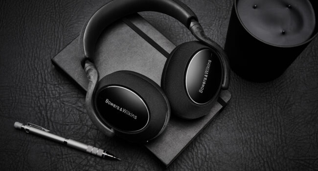 Bowers & Wilkins PX7 nella nuova elegante finitura Carbon Edition