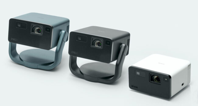 Mini videoproiettori smart Epson EF-21 e EF-22: piccoli, potenti, facili da portare in giro